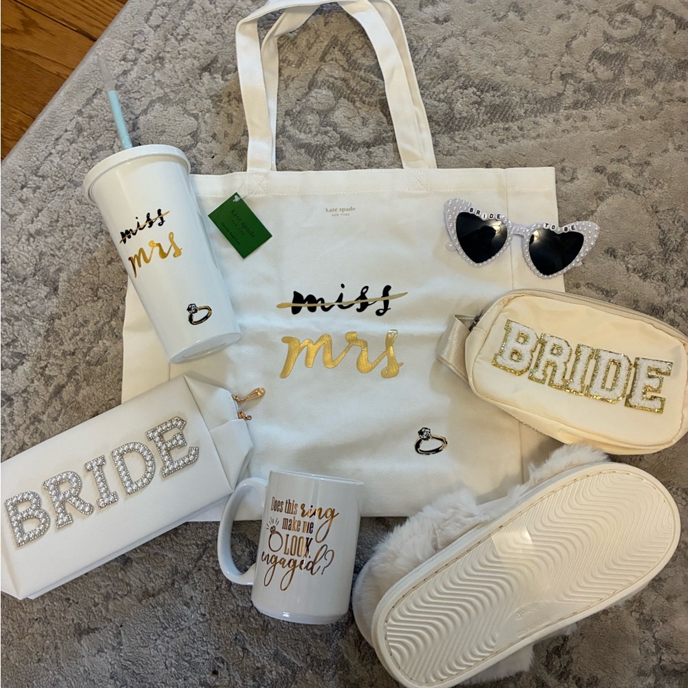 NEW 👰🏻‍♀️👰🏻‍♀️👰🏻‍♀️Engagement Gifts